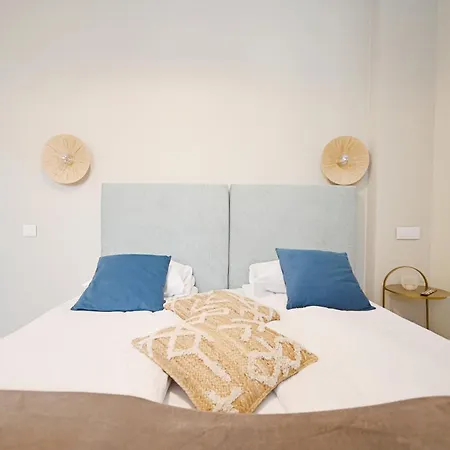 Victus Apartamenty, Compassi