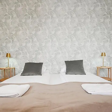 Victus Apartamenty, Compassi *