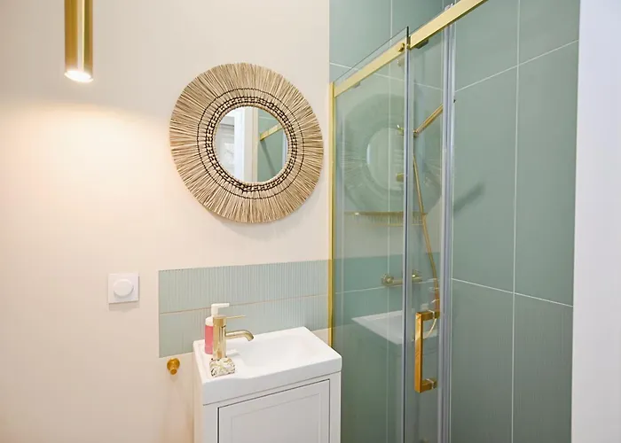 Victus Apartamenty, Compassi