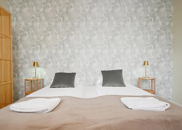 Victus Apartamenty, Compassi *